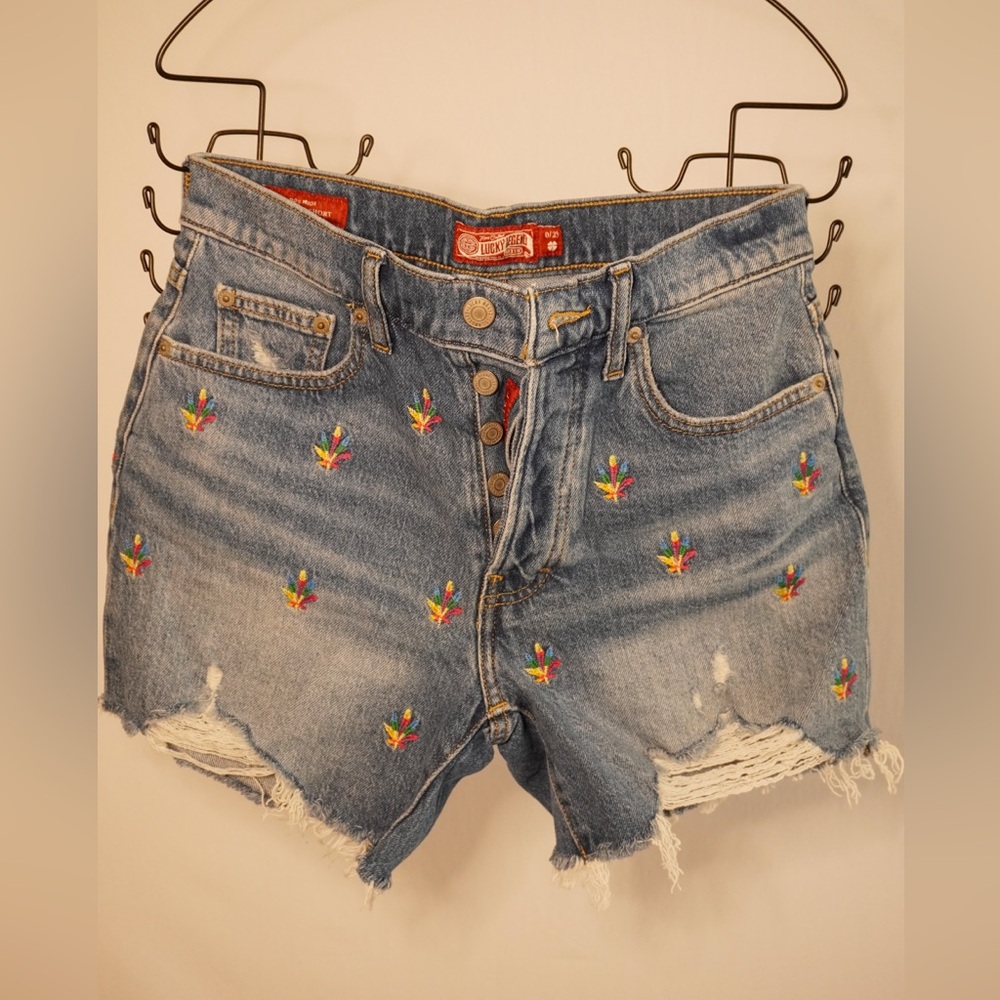 Lucky Brand Blue 90’s midi Jean Shorts with Floral Embroidery